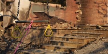 Pacific Palisades, el barrio de los ricos y famosos que quedó reducido a cenizas por los incendios en Los Ángeles