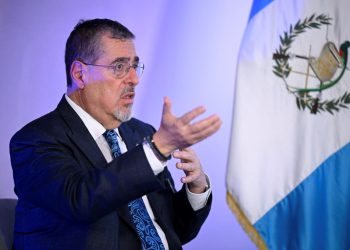 El presidente Bernardo Arévalo felicita al nuevo presidente de EE. UUl. Donald Trump, al asumir de nuevo la presidencia de ese país.