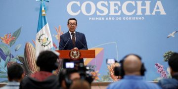 El ministro de Finanzas aseguró que el aumento al salario puede incrementar el crecimiento económico del país.