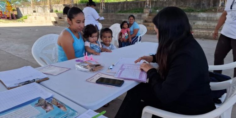 Brigadas nutricionales atienden a comunidades de Santa Rosa. / Foto: MSPAS.