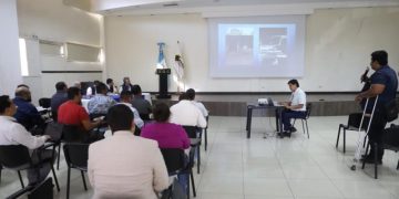 CIV escuchó demandas de comunitarios de Escuintla ante desbordamientos del río Coyolate. / Foto: CIV.