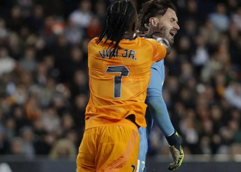 Vinícius Jr empaña victoria del Real Madrid ante Valencia con polémica actitud