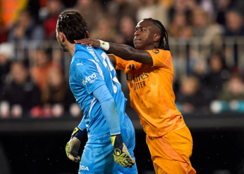 Vinícius Jr es sancionado con dos partidos por golpear a rival