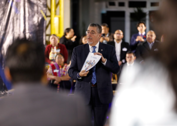 Presidente Arévalo apunta a la descentralización de la inversión pública para llevar desarrollo. / Foto: Alex Jacinto.