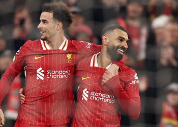 Liverpool apunta al liderato en la Champions League