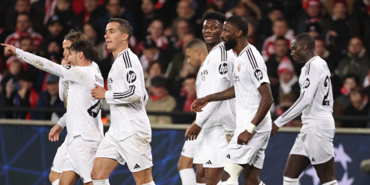 Real Madrid cumple y sella su pase al repechaje de la Champions League