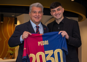 Pedri renueva con el Barcelona hasta junio de 2030