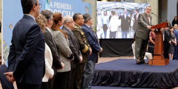 El presidente Bernardo Arévalo, durante la conferencia de prensa en la que confirmó a su gabinete para el segundo año de gobierno.