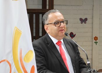 Edwin Estuardo Mejicanos Argüello juró como nuevo director general del Consejo Nacional de Adopciones. / Foto: CNA.