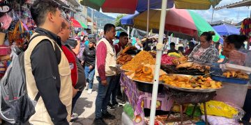 Supervisan puestos de comida en Esquipulas, Chiquimula. / Foto: MSPAS.