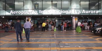 El Aeropuerto Internacional La Aurora continúa con proceso de modernización. / Foto: Archivo.