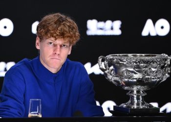 El tenista italiano Janik Sinner ofrece conferencia de prensa luego de ganar el Abierto de Australia 2025. / Foto: EFE.