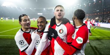 El Feyenoord de Santiago Giménez vapulea al Bayern Múnich en la Champions League