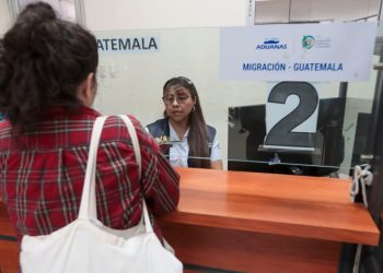 El IGM refuerza los controles migratorios debido al aumento de visitantes por la fiesta del Cristo Negro de Esquipulas.