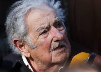 El expresidente de Uruguay, José Mujica, afirma que el cáncer se le expandió al hígado y que está muriendo.