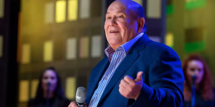 Leo Dan, ícono de la música argentina, de América Latina y del mundo. / Foto: Billboard.