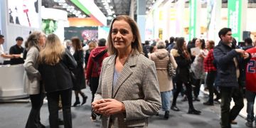 María Valcarce, directora de Fitur, dijo que la actividad de este año supero cifras récord. / Foto: EFE.