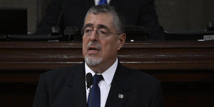 Presidente Arévalo en el Congreso durante presentación de primer informe de gobierno. Foto Byron de la Cruz y Álvaro Interiano.