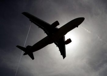 Según estudio cientíifico, la exposición al ruido de los aviones empeora las afecciones cardiacas preexistentes.