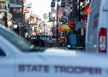 Vista de la la concurrida calle Bourbon, donde ocurrió el ataque en la madrugada del Año Nuevo en Nueva Orleans.