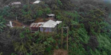 Vecinos de Santa Eulalia, Huehuetenango, ya cuentan con electricidad. / Foto: INDE.