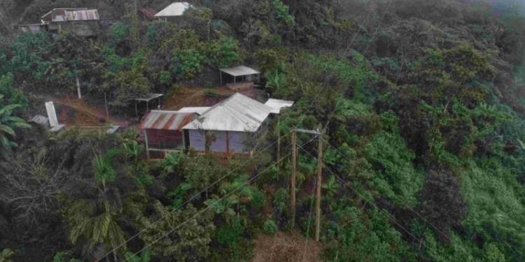 Vecinos de Santa Eulalia, Huehuetenango, ya cuentan con electricidad. / Foto: INDE.
