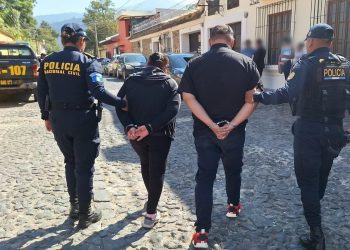 Madre e hijo capturados en Ciudad Vieja. / Foto: PNC.