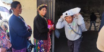 Este lunes 13 de enero, el Gobierno dio continuidad a la distribución del Bono Campesino. / Foto: MAGA