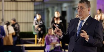 Presidente Bernardo Arévalo en el segundo Diálogo Abierto. / Foto: Daniel Ordóñez.