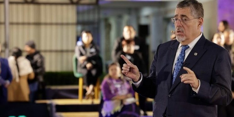 Presidente Bernardo Arévalo en el segundo Diálogo Abierto. / Foto: Daniel Ordóñez.