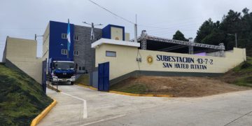 Uno de los principales compromisos del Mingob es garantizar condiciones dignas para los agentes policiales. / Foto: PNC