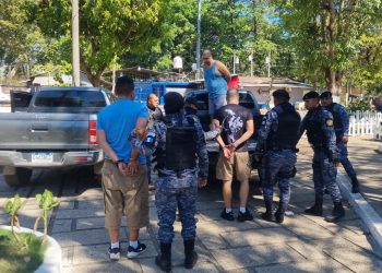 Las operaciones de requisa se han convertido en una herramienta clave para limitar el acceso a objetos prohibidos dentro de las cárceles. / Foto: PNC