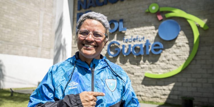 Karla Alemán se despide de la selección femenina de futbol de Guatemala