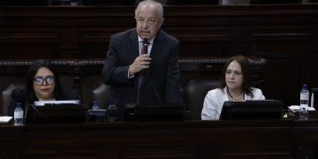 El extenso proceso de interpelación no solo ha afectado al canciller, sino también a la agenda diplomática del país. / Foto: Daniel Ordoñez.