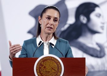La presidenta de México, Claudia Sheinbaum, prometió "no bajar la cabeza" ante el nuevo mandato de Trump en Estados Unidos. / Foto: EFE.