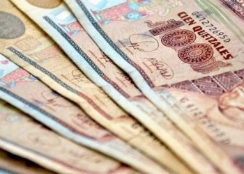 Minfin desembolsa monto del aumento general de mil quetzales a las pensiones de los jubilados. / Foto: TGW.