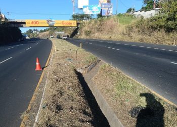 Con estas acciones, las autoridades buscan asegurar que las vías estén libres de riesgos para los conductores y peatones. / Foto: CIV