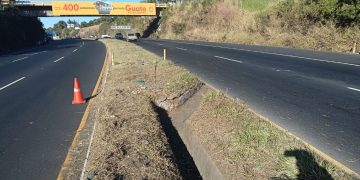 Con estas acciones, las autoridades buscan asegurar que las vías estén libres de riesgos para los conductores y peatones. / Foto: CIV