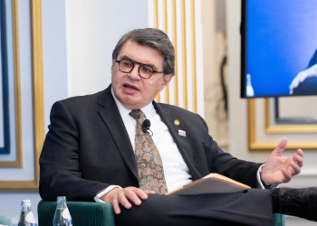 Embajador Hugo Beteta. / Foto: Minex.