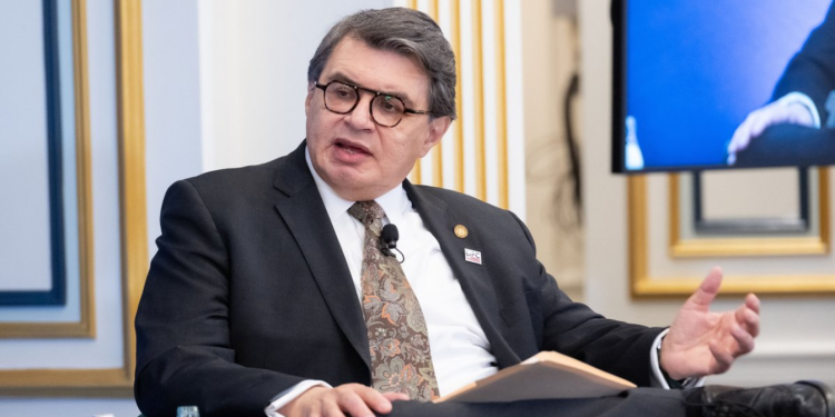 Embajador Hugo Beteta. / Foto: Minex.