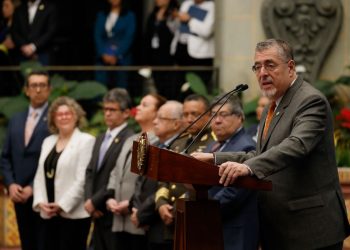 Nombran a nuevos gobernadores en cinco departamentos