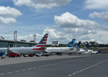 Retoman actividades en el aeropuerto La Aurora. / Foto: archivo DGAC.