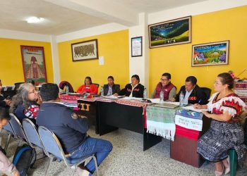 Abordan temas relacionados con el desarrollo de las comunidades indígenas de Santa Lucía Utatlán