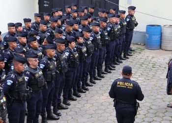 95 oficiales alumnos se suman a las fuerzas de seguridad en Sacatepéquez