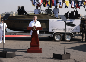 El presidente Arévalo participó del 66 aniversario de la Marina Nacional