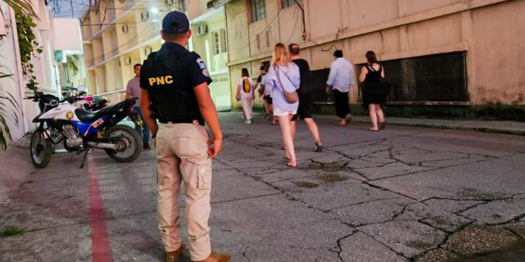 Reiteran trabajo en conjunto para garantizar la seguridad durante feria departamental de Petén