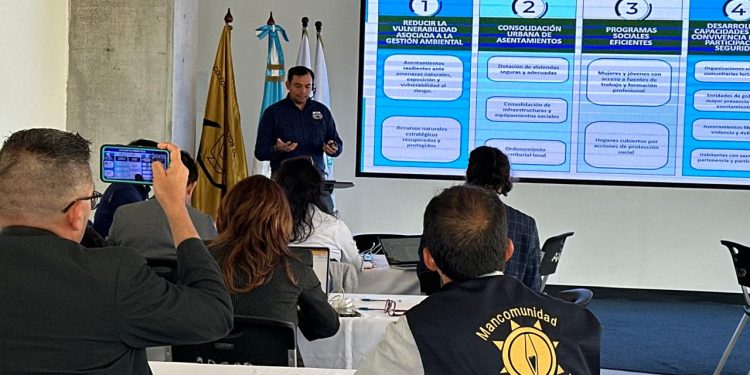 Udevipo lidera mesa en la que conocen avances para mejorar las condiciones de asentamientos. / Foto: CIV.