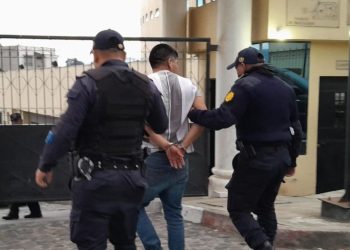 apturaron a Andony "N", de 34 años, sorprendido bajo efectos de licor realizando disparos al aire. / Foto: PNC