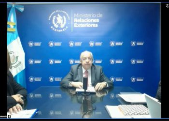 Ministro de Relaciones Exteriores, Carlos Martínez.