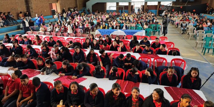 Más de 80 mil estudiantes inician ciclo escolar 2025 en Jalapa
